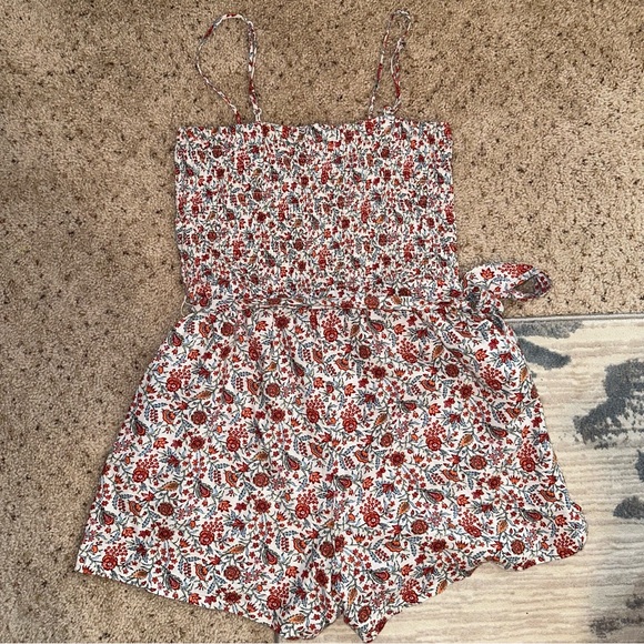 LOFT Petite Floral Romper Size M - Picture 3 of 4